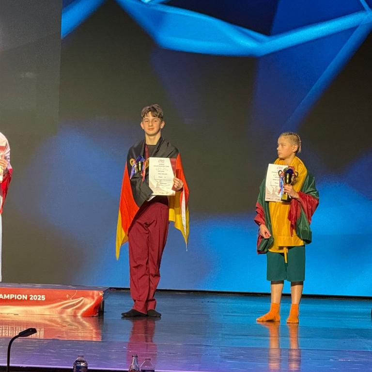 5f18bf9c-6bf7-416e-bfd9-853c3a661854