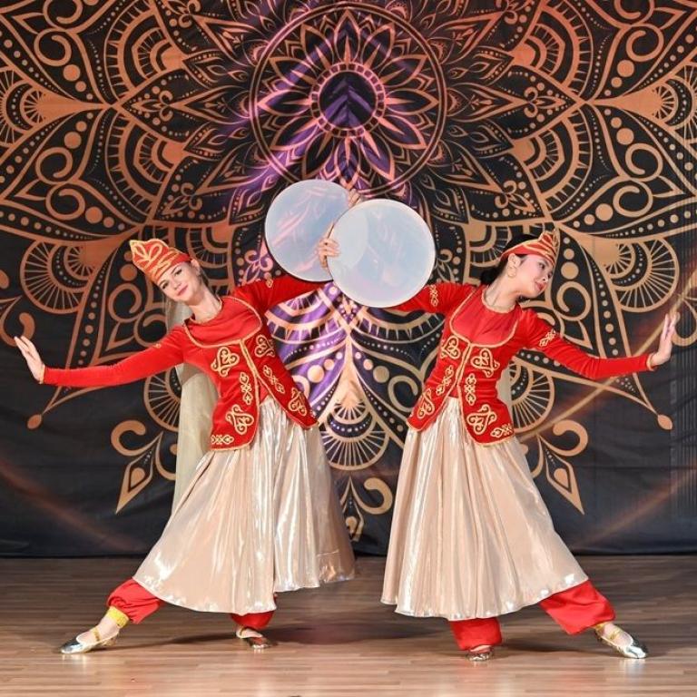 09 Folklore Junioren