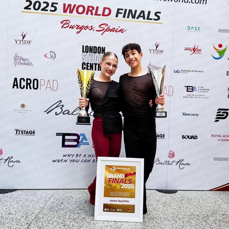 1PHOTO-2025-07-12-19-34-40