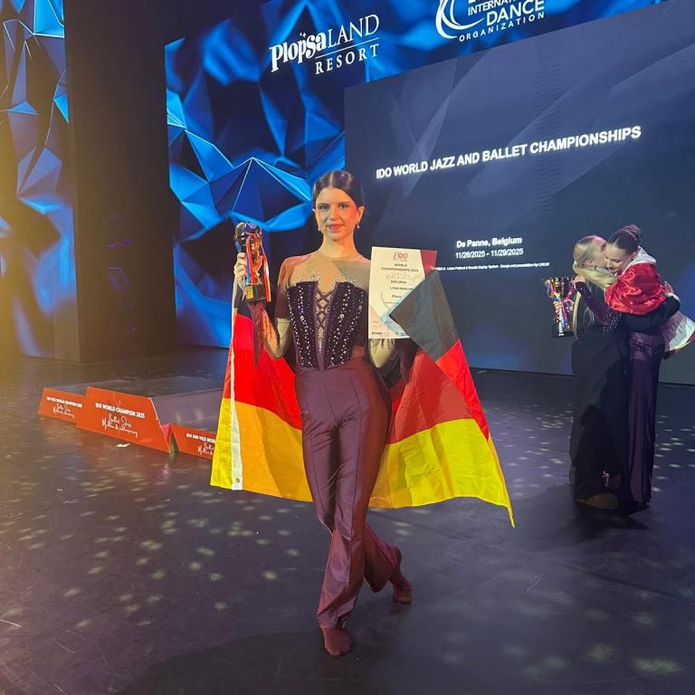 083198bd-2e8b-49a2-b747-3aab61b43759