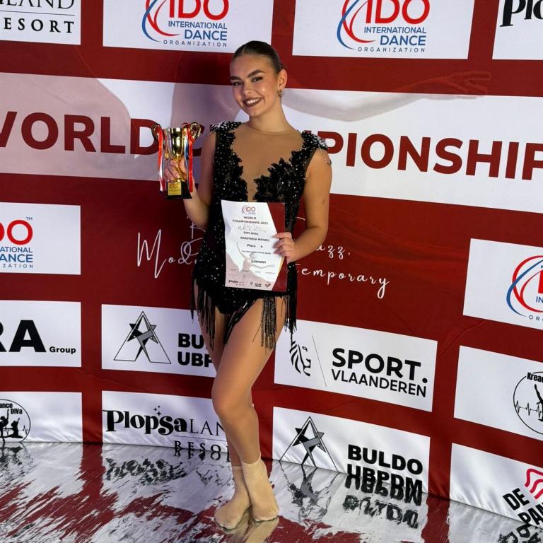 7ef01143-0c3e-4217-a28a-2dd5adb3cc6d