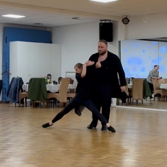 Sequenz 01.00_00_59_11.Standbild004