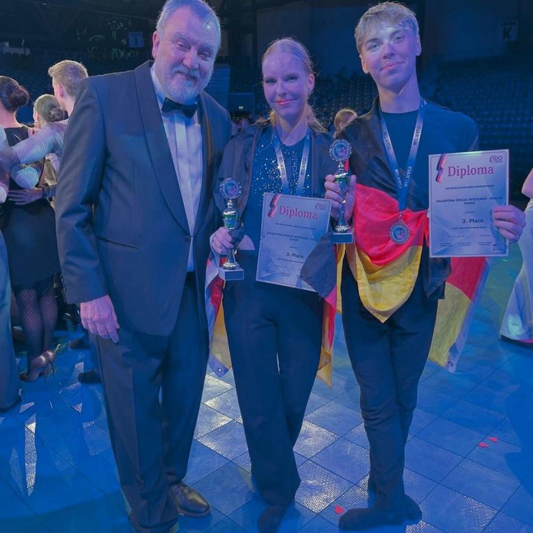 dd870dee-1453-4ddf-9dcc-192ec7981bfd